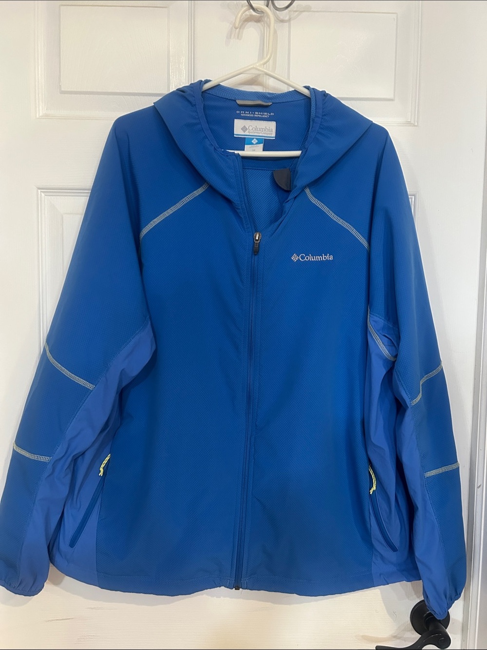 Columbia Omni shield hooded lightweight jacket
